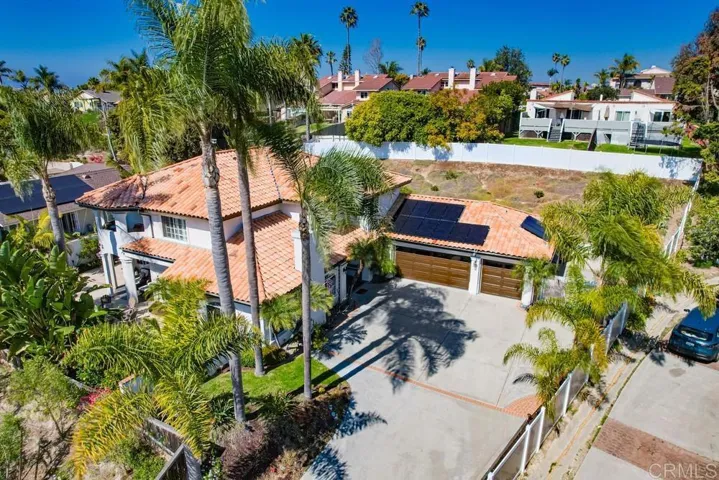7704 Rocio Street, Carlsbad, California 92009