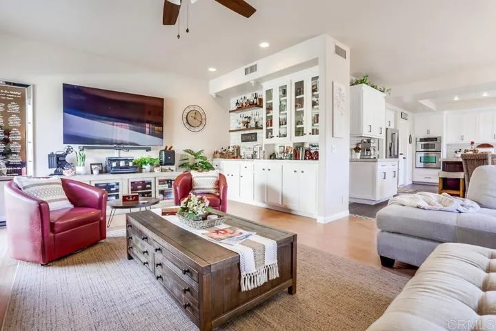 7704 Rocio Street, Carlsbad, California 92009