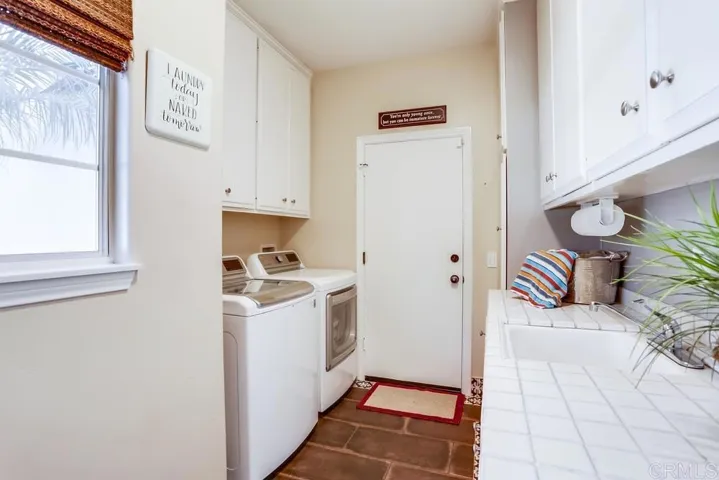 7704 Rocio Street, Carlsbad, California 92009