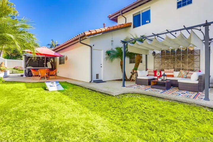 7704 Rocio Street, Carlsbad, California 92009