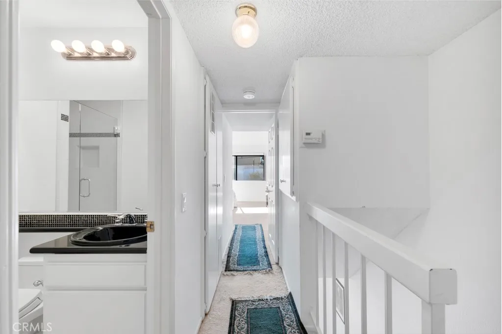 22865 Del Valle Street 7, Woodland Hills, California 91364 home-pic-21