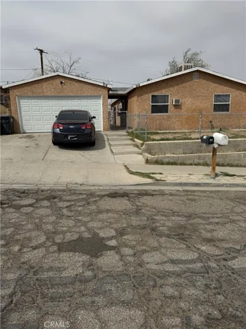 316 Maxine Avenue, Barstow, California 92311