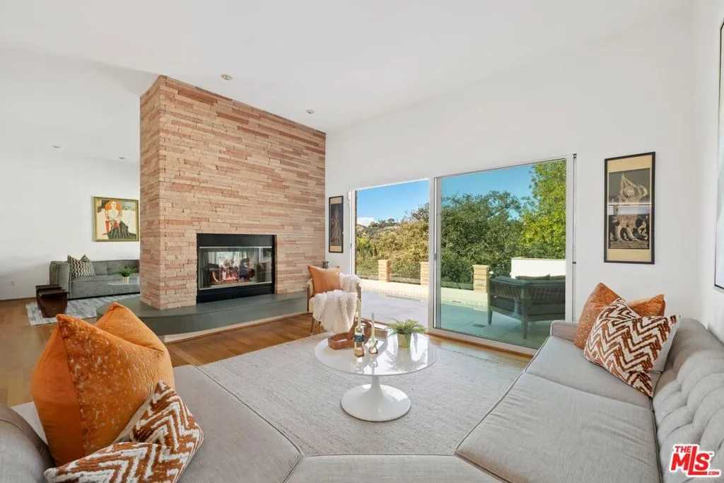 9727 Arby Drive, Beverly Hills, California 90210 home-pic-2