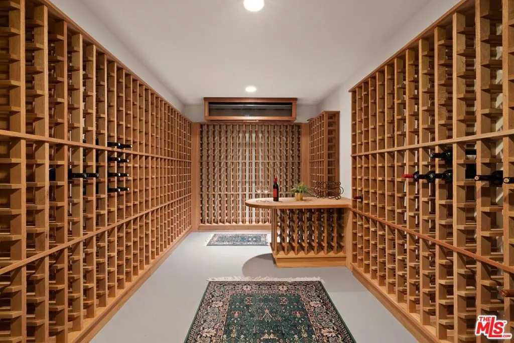 9727 Arby Drive, Beverly Hills, California 90210 home-pic-16