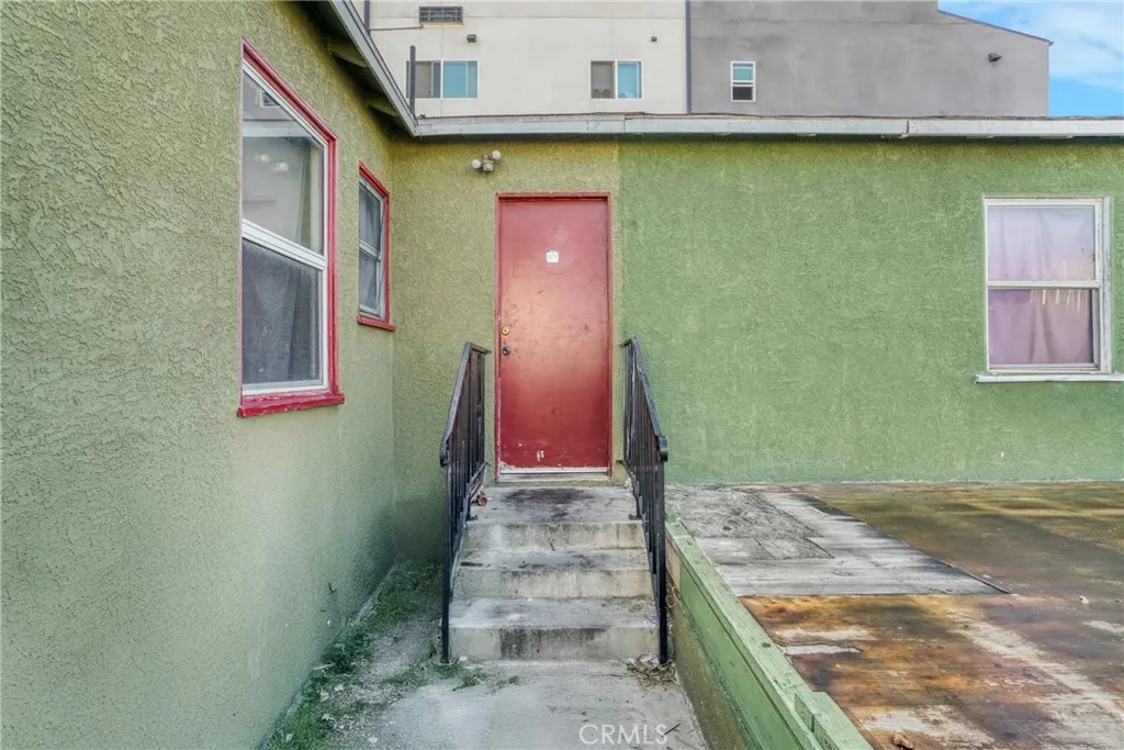 10807 Compton Avenue, Los Angeles, California 90059 home-pic-40