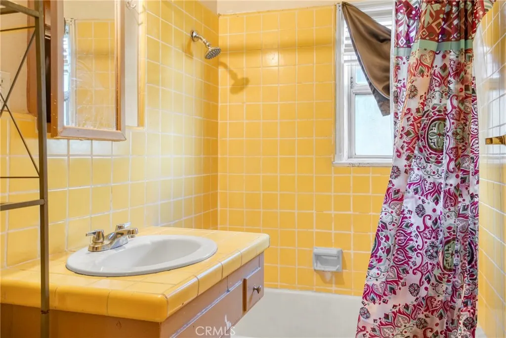 10807 Compton Avenue, Los Angeles, California 90059 home-pic-27