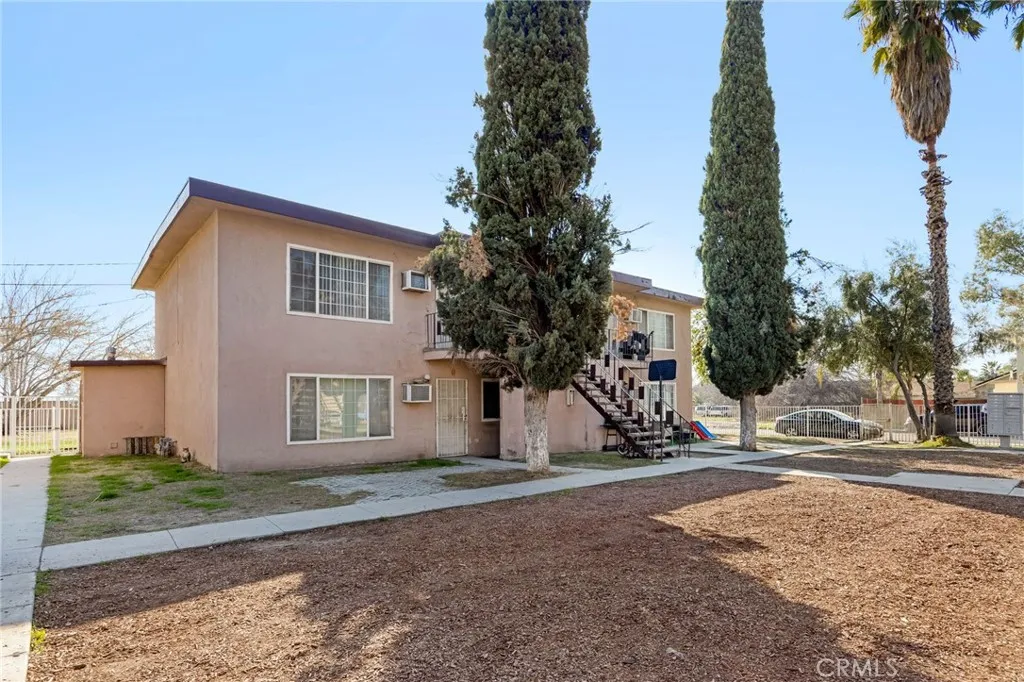 1721 N Fairfax Dr