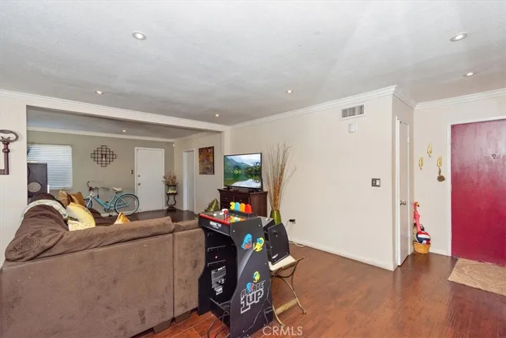 1805 N Orange Avenue, Ontario, California 91764