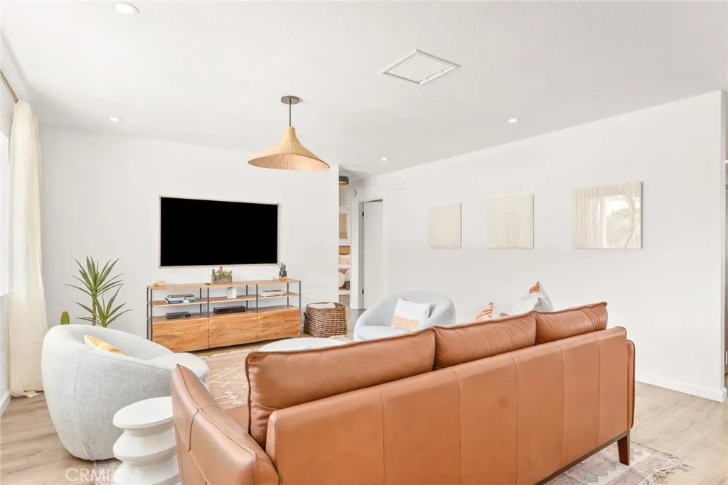 57508 Buena Suerte Road, Yucca Valley, California 92284 home-pic-5