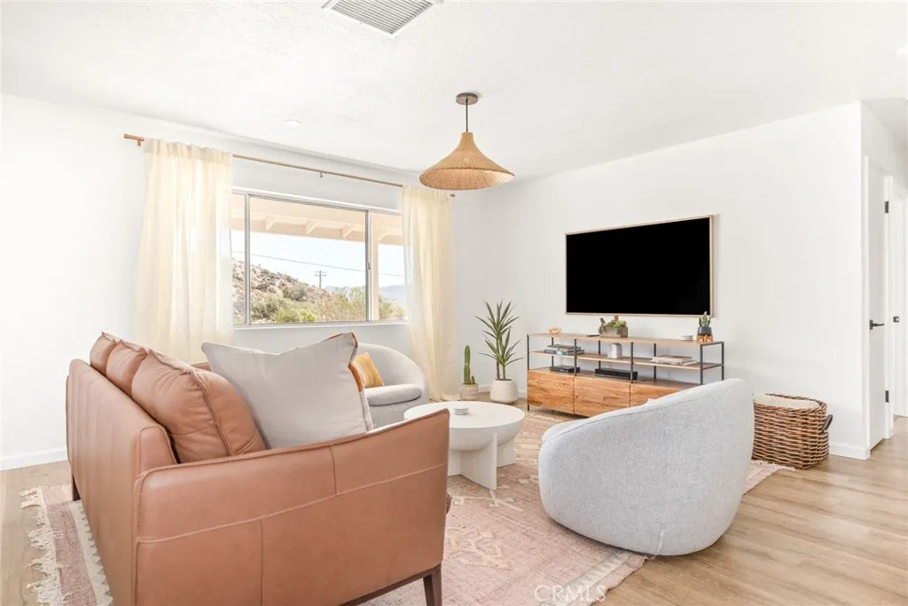 57508 Buena Suerte Road, Yucca Valley, California 92284 home-pic-7