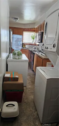 305 W Mayberry Avenue, Hemet, California 92543