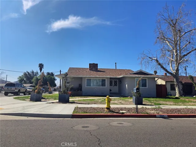 305 W Mayberry Avenue, Hemet, California 92543