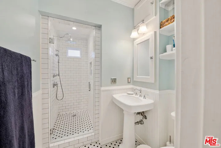 1801 S Harvard Boulevard, Los Angeles, California 90006