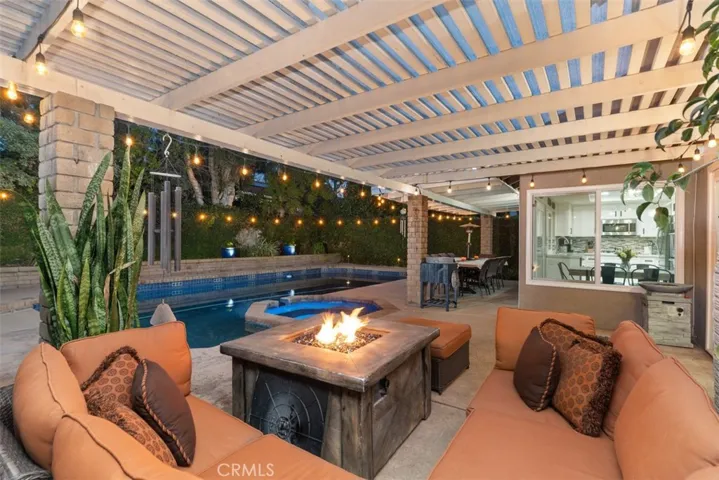 After spending the day in the pool & relaxing in the spa, you can enjoy a drink by the fire.