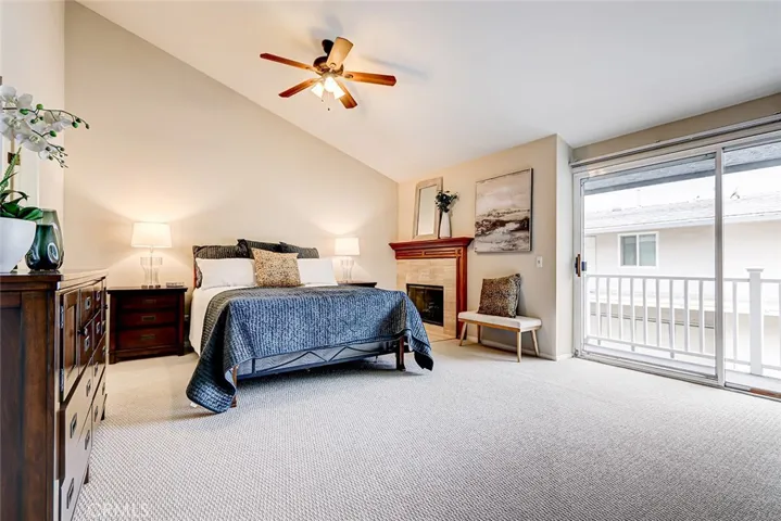 1913 Carnegie Lane 4, Redondo Beach, California 90278