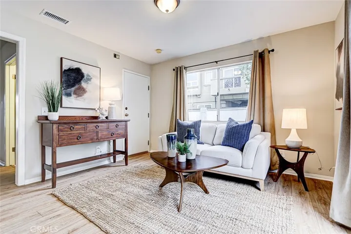 1913 Carnegie Lane 4, Redondo Beach, California 90278
