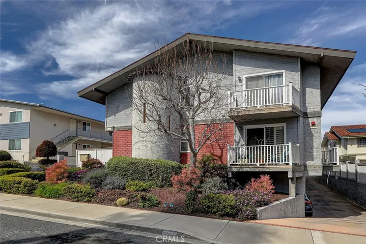 1913 Carnegie Lane 4, Redondo Beach, California 90278