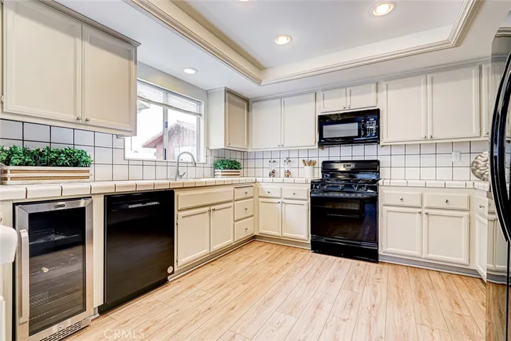 1913 Carnegie Lane 4, Redondo Beach, California 90278