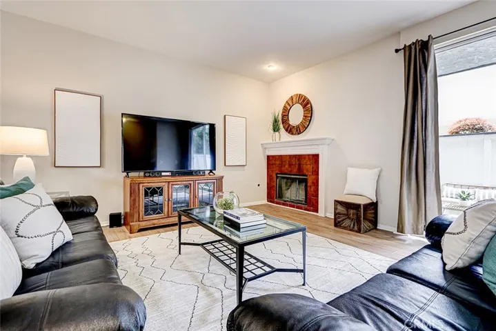 1913 Carnegie Lane 4, Redondo Beach, California 90278