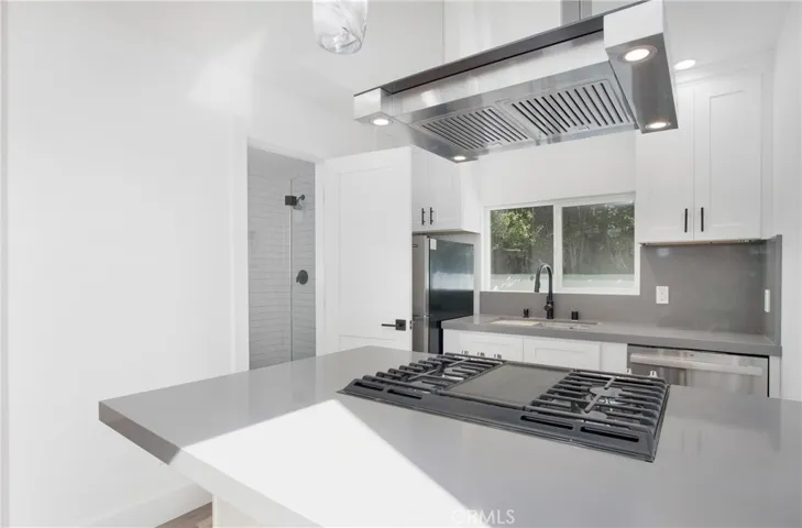 Quartz Countertops and gas range!