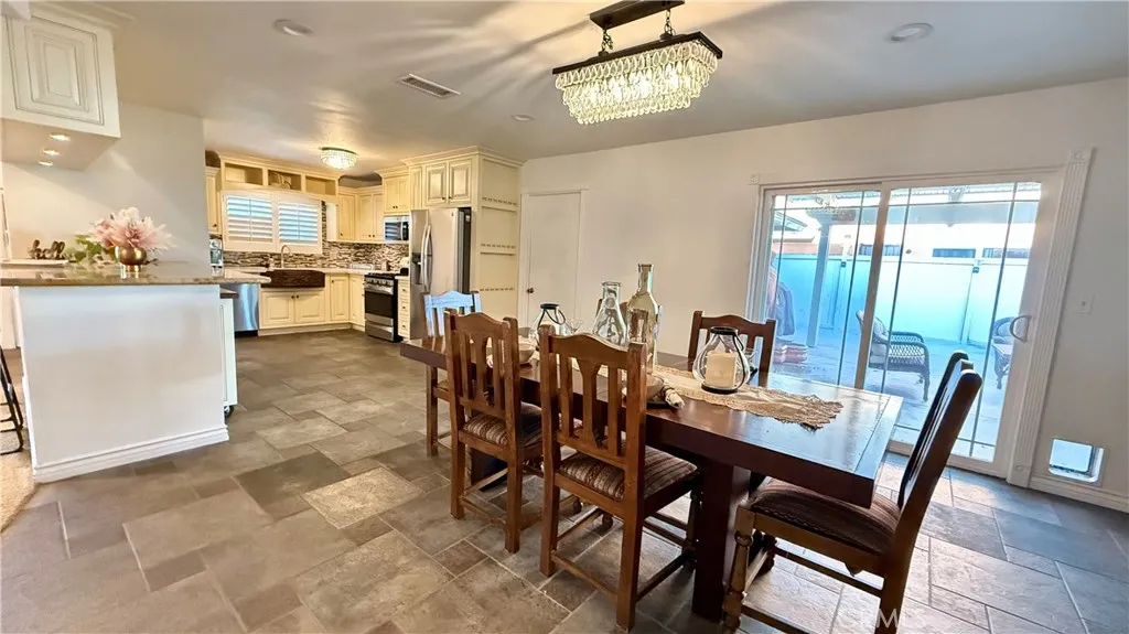 8572 El Libro Circle, Fountain Valley, California 92708 home-pic-23