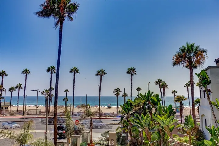 200 Pacific Coast Highway 322, Huntington Beach, California 92648