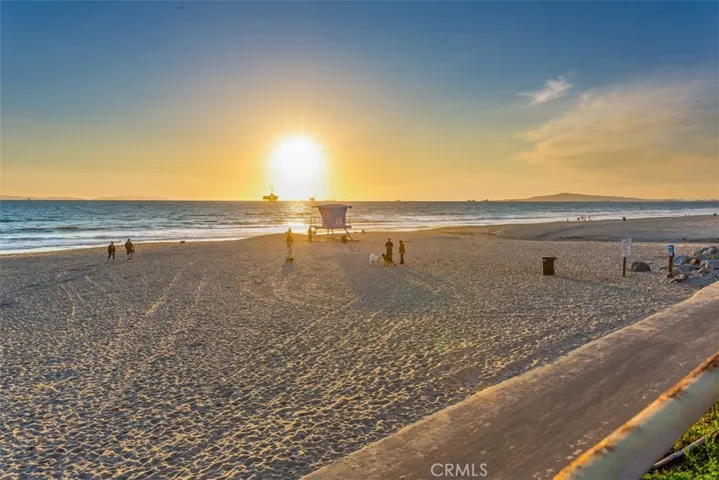 200 Pacific Coast Highway 322, Huntington Beach, California 92648