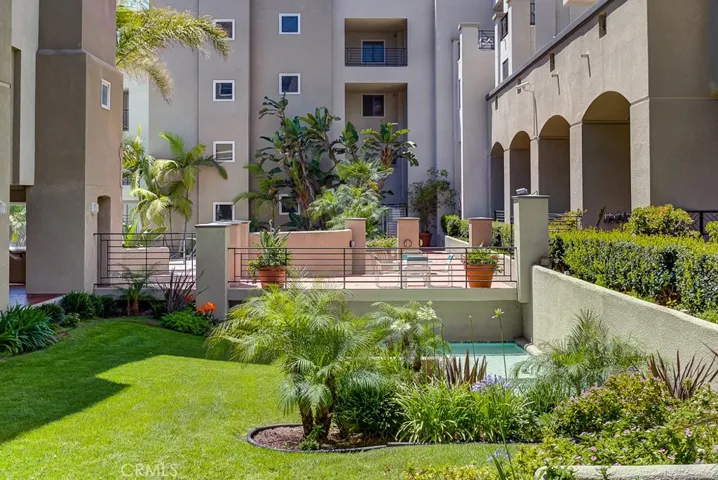 200 Pacific Coast Highway 322, Huntington Beach, California 92648