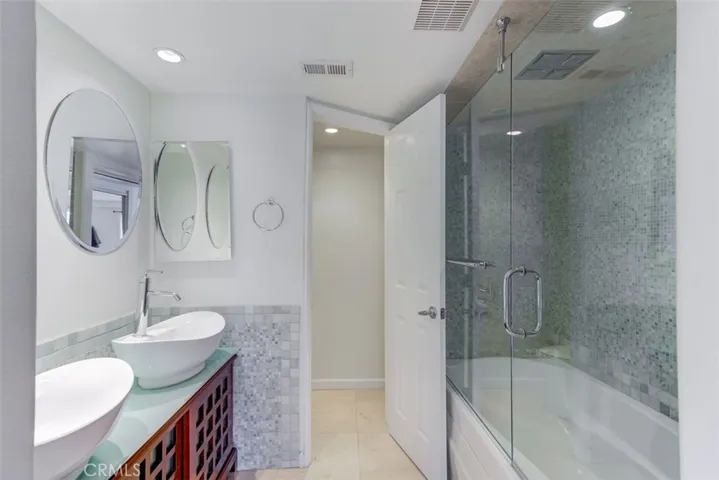 200 Pacific Coast Highway 322, Huntington Beach, California 92648