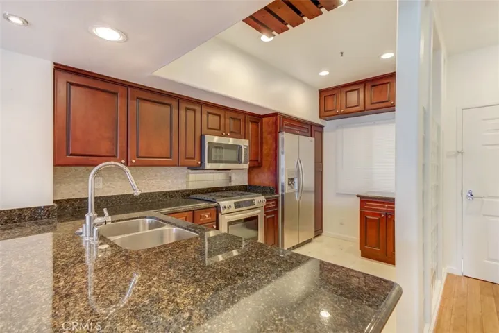 200 Pacific Coast Highway 322, Huntington Beach, California 92648