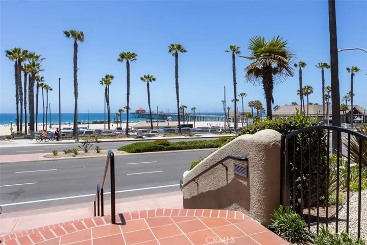 200 Pacific Coast Highway 322, Huntington Beach, California 92648