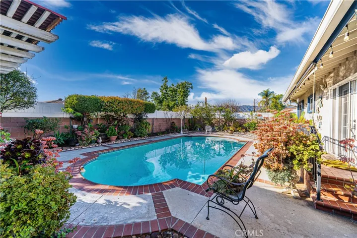 5015 N Banna Avenue, Covina, California 91724
