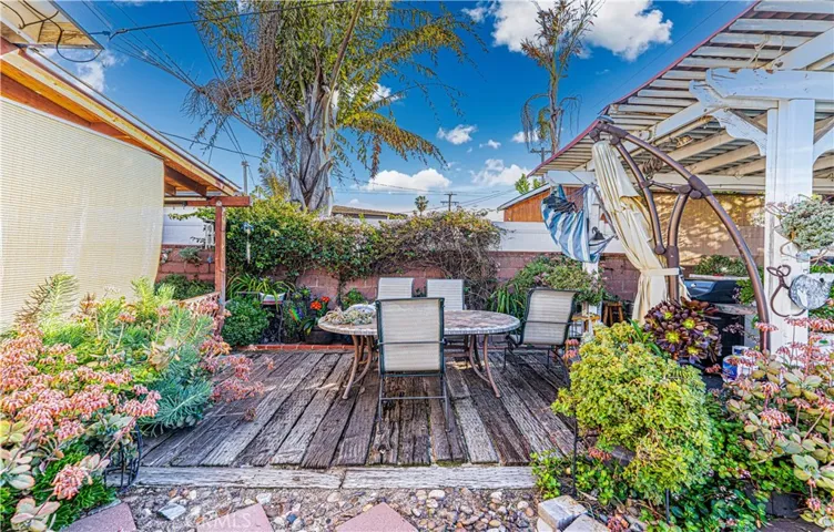 5015 N Banna Avenue, Covina, California 91724
