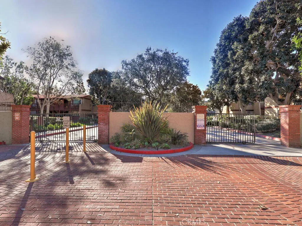 1010 Macarthur Boulevard 16, Santa Ana, California 92707 home-pic-19
