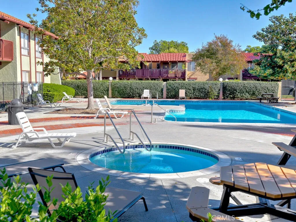 1010 Macarthur Boulevard 16, Santa Ana, California 92707 home-pic-20