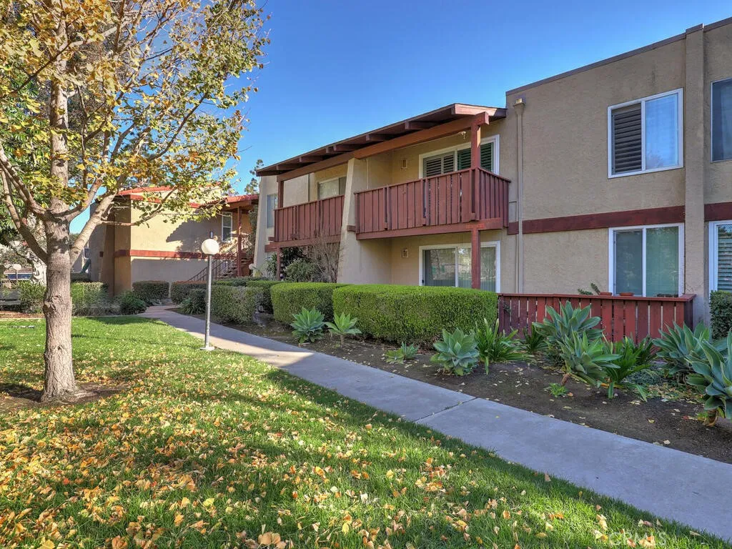 1010 Macarthur Boulevard 16, Santa Ana, California 92707 home-pic-0