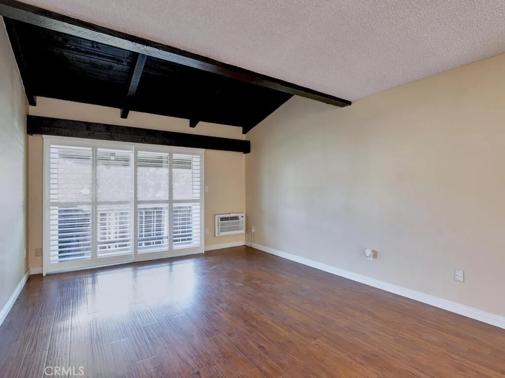 1010 Macarthur Boulevard 16, Santa Ana, California 92707 home-pic-3