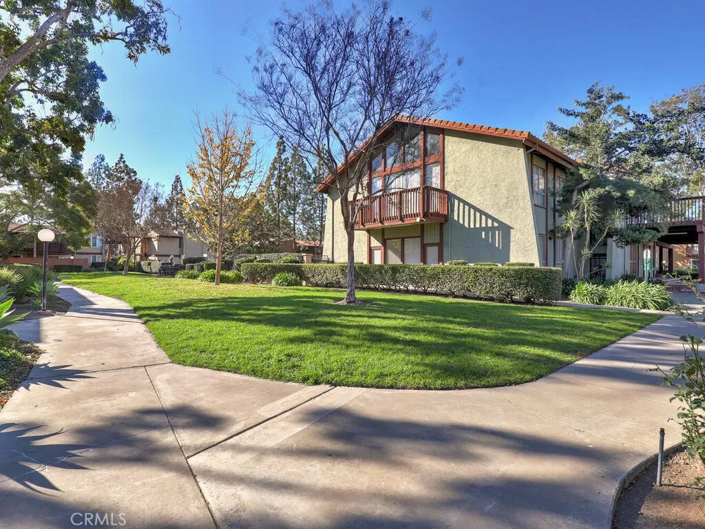 1010 Macarthur Boulevard 16, Santa Ana, California 92707 home-pic-15