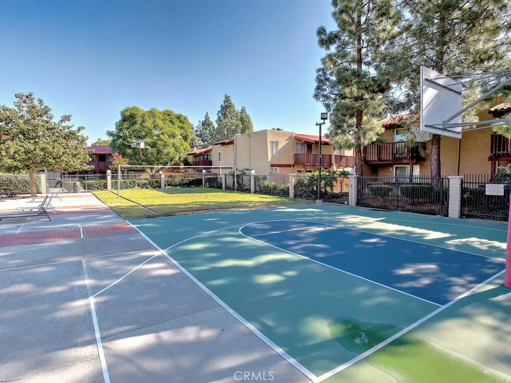 1010 Macarthur Boulevard 16, Santa Ana, California 92707 home-pic-21