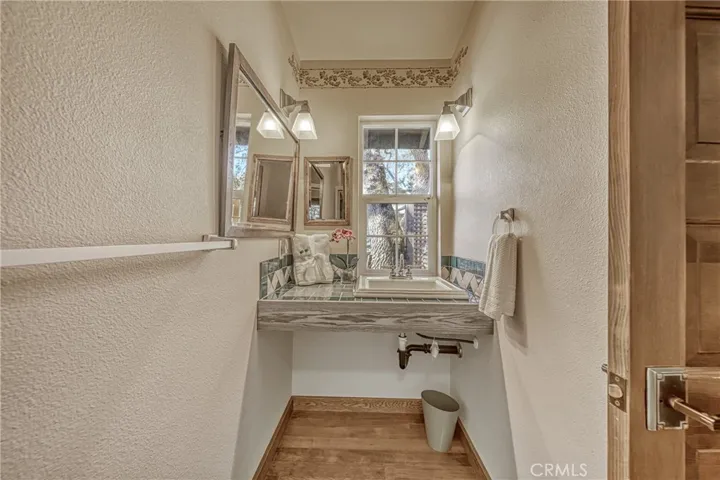 10195 E Highway 20, Clearlake Oaks, California 95423