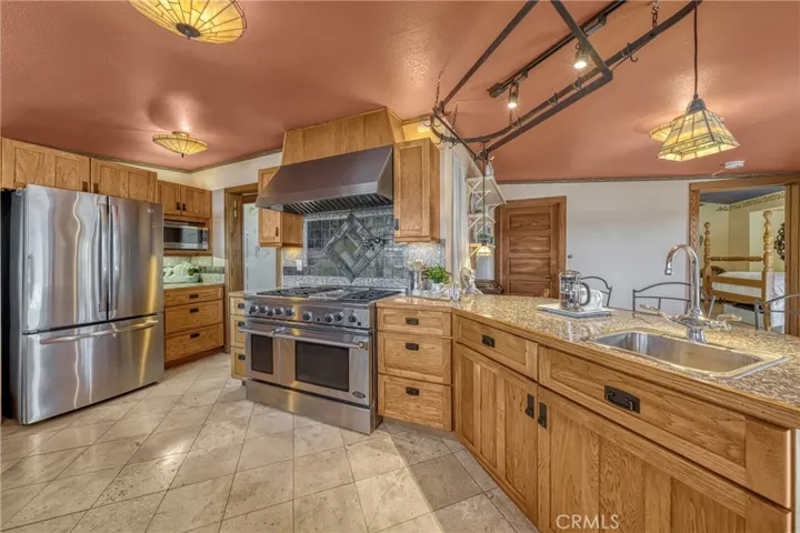 10195 E Highway 20, Clearlake Oaks, California 95423