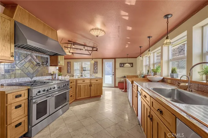 10195 E Highway 20, Clearlake Oaks, California 95423
