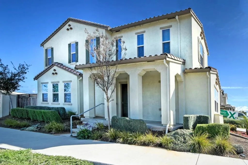 771 Einstein Place, Gilroy, California 95020 home-pic-1