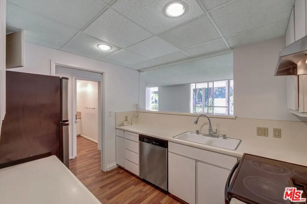 2160 Century Park East 103, Los Angeles, California 90067 home-pic-6