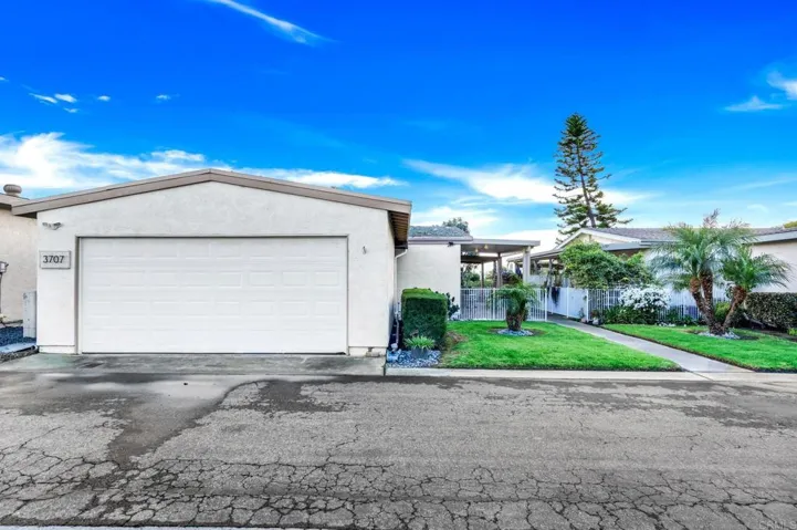 3707 Hickory Way, Oceanside, California 92057