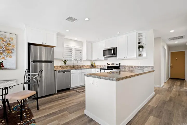 3707 Hickory Way, Oceanside, California 92057