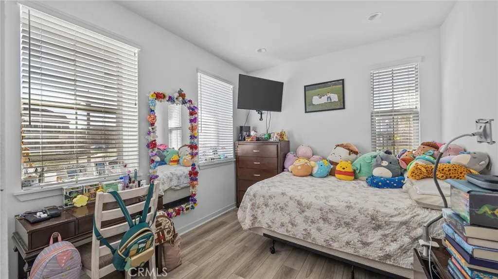 16282 Meadowhouse Avenue, Chino, California 91708 home-pic-16