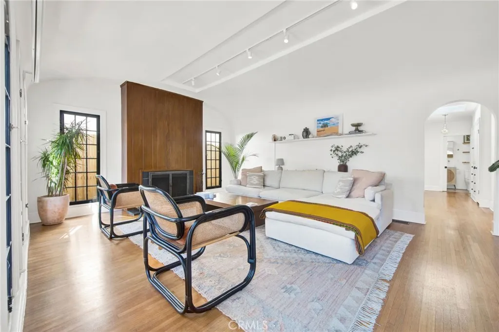 812 S Curson Avenue, Los Angeles, California 90036 home-pic-5