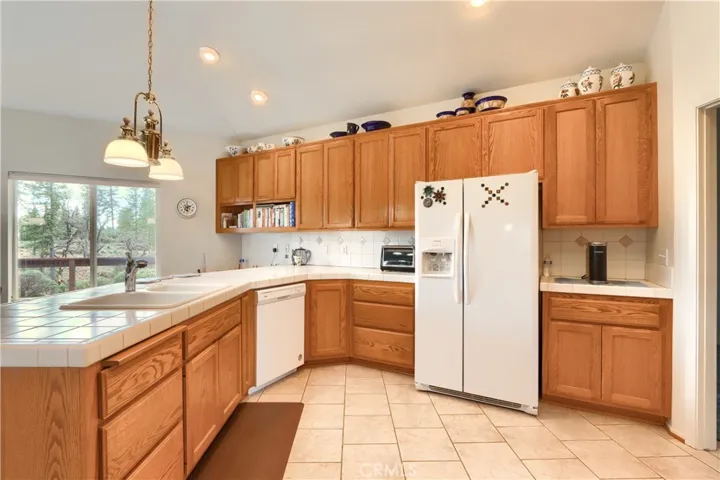 3025 Poppy Lake Road, Mariposa, California 95338