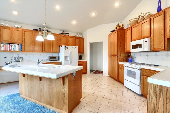 3025 Poppy Lake Road, Mariposa, California 95338